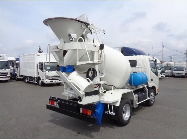 Hino DUTRO 2025-07 7737857-2
