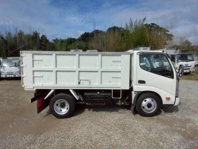 Hino DUTRO 2018-02 7737860-8