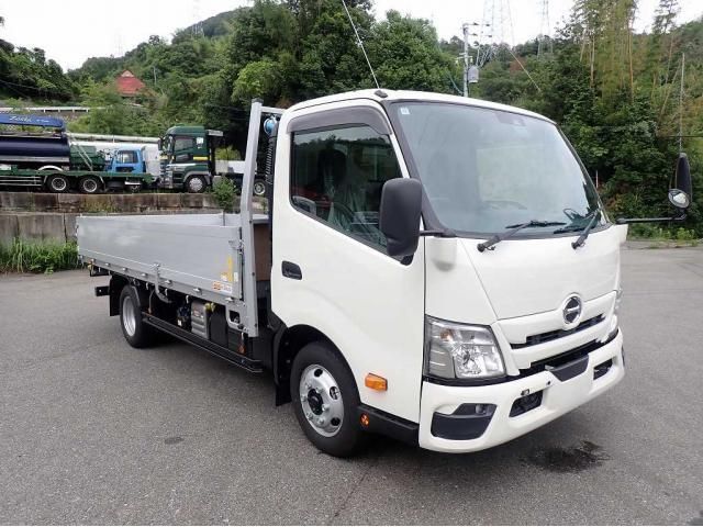 Hino DUTRO 2025-12 7737858-1