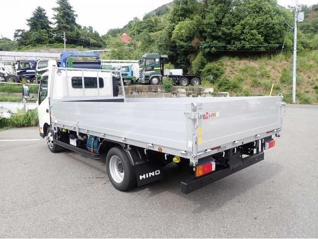 Hino DUTRO 2025-12 7737858-3