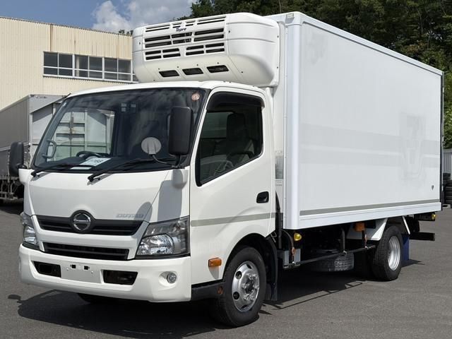 Hino DUTRO 2017-04 7737862-0