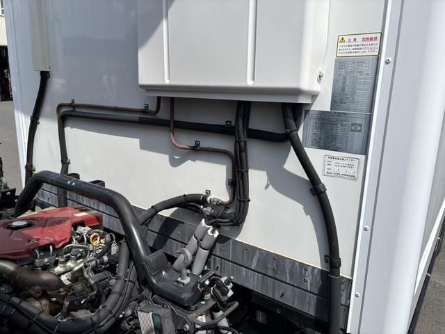 Hino DUTRO 2017-04 7737862-11