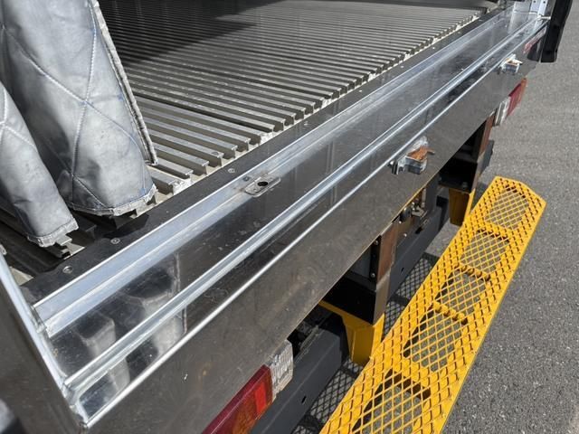 Hino DUTRO 2017-04 7737862-13