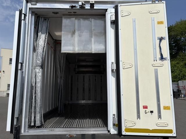 Hino DUTRO 2017-04 7737862-15