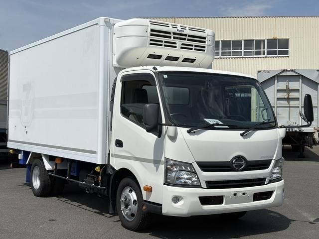 Hino DUTRO 2017-04 7737862-2