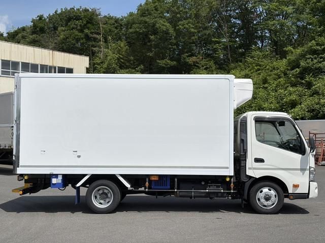 Hino DUTRO 2017-04 7737862-4