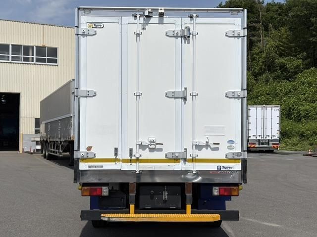 Hino DUTRO 2017-04 7737862-6