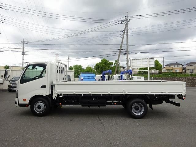 Hino DUTRO 2025-11 7737859-18