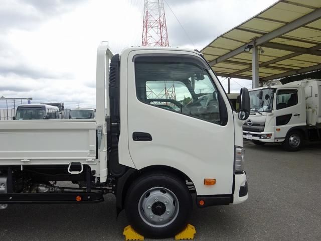 Hino DUTRO 2025-11 7737859-25