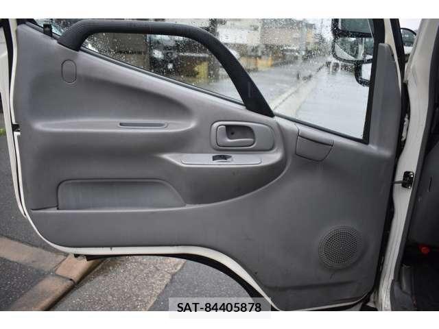 Hino DUTRO 2019-08 7784488-9