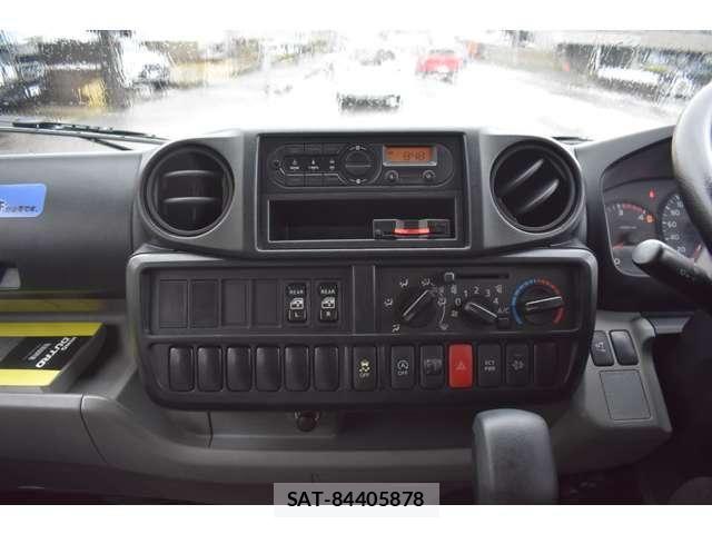 Hino DUTRO 2019-08 7784488-23