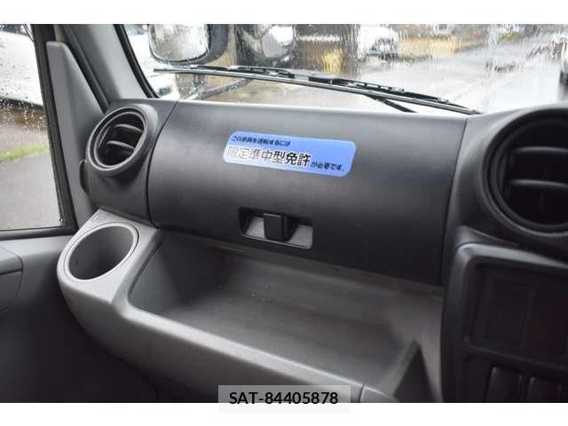 Hino DUTRO 2019-08 7784488-24