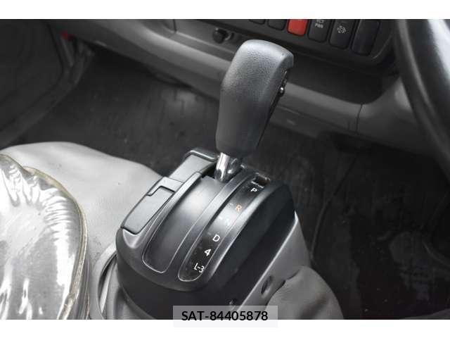 Hino DUTRO 2019-08 7784488-2