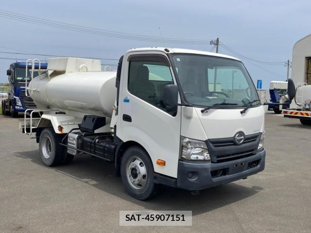 Hino DUTRO 2018-10 7784490-1