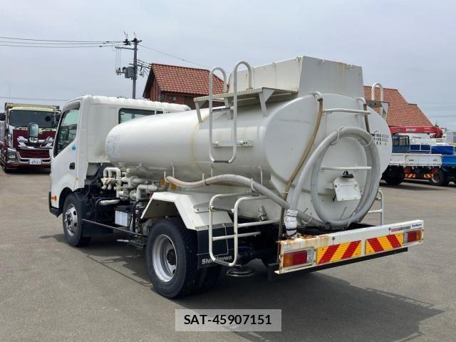 Hino DUTRO 2018-10 7784490-3