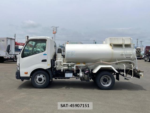 Hino DUTRO 2018-10 7784490-4