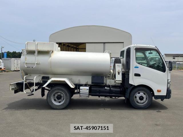 Hino DUTRO 2018-10 7784490-5
