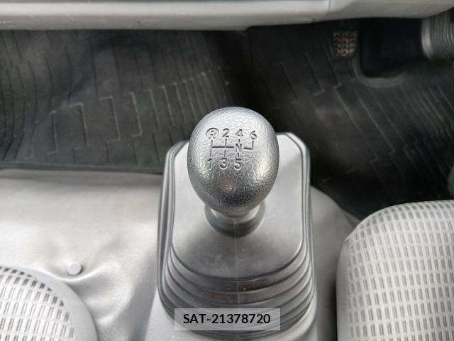 Hino DUTRO 2018-06 7784480-21