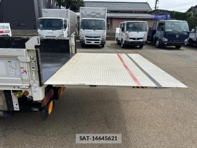 Hino DUTRO 2018-04 7784472-11