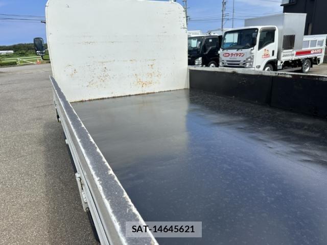 Hino DUTRO 2018-04 7784472-14