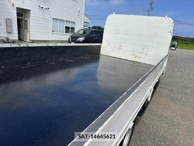 Hino DUTRO 2018-04 7784472-15