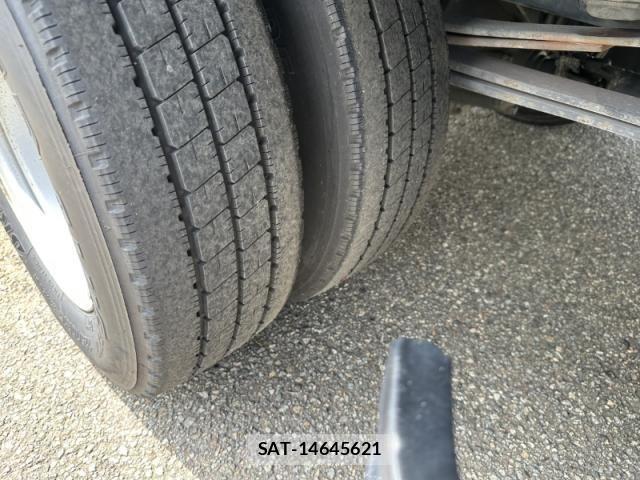 Hino DUTRO 2018-04 7784472-29