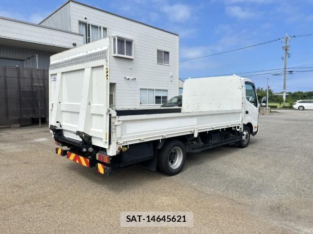 Hino DUTRO 2018-04 7784472-4