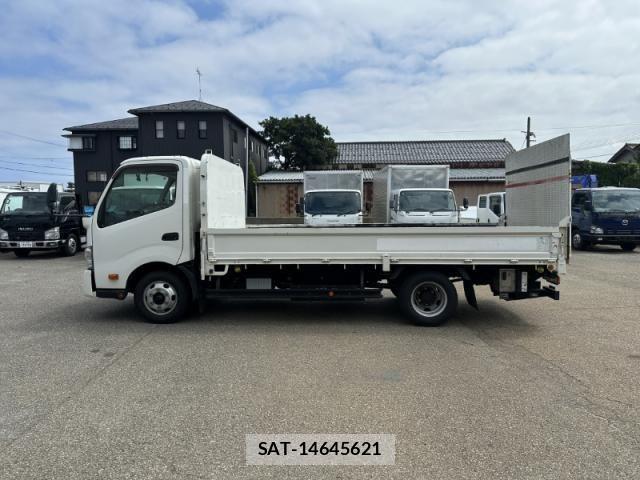 Hino DUTRO 2018-04 7784472-6
