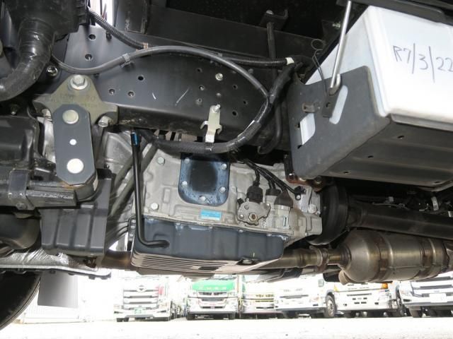 Hino DUTRO 2023-03 7864660-15