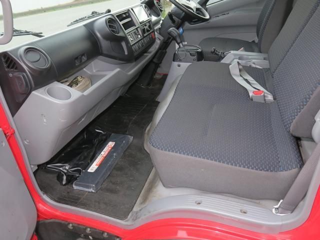 Hino DUTRO 2023-03 7864660-21