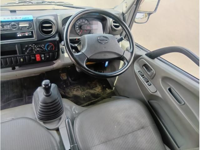 Hino DUTRO 2019-03 7864666-21