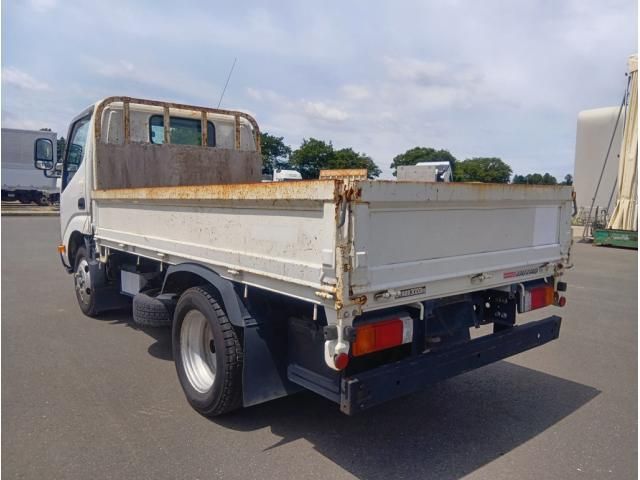 Hino DUTRO 2019-03 7864666-3