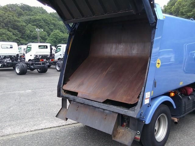 Hino DUTRO 2018-07 7864661-18