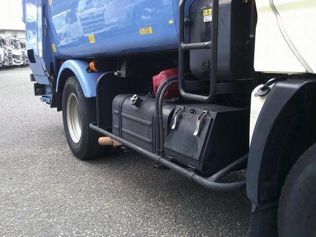 Hino DUTRO 2018-07 7864661-22