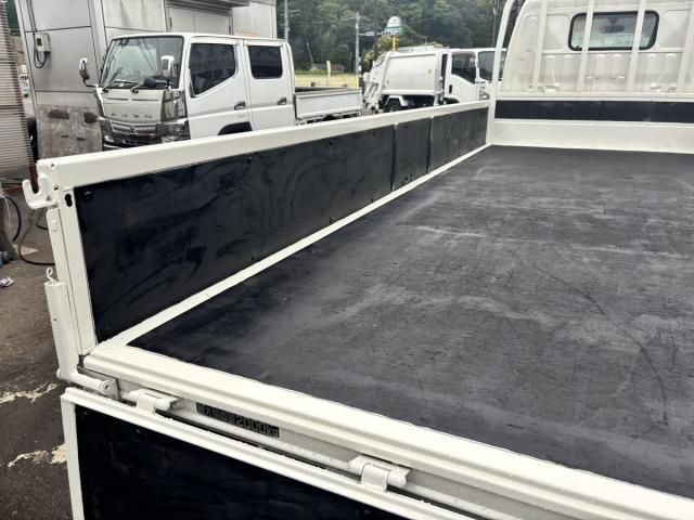 Hino DUTRO 2019-03 7864665-10