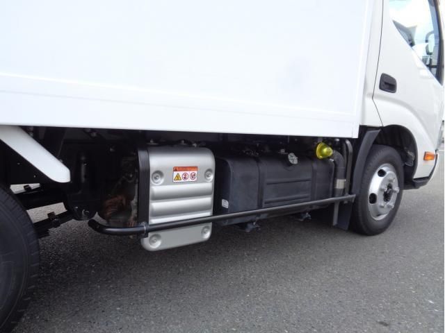 Hino DUTRO 2020-03 7864659-16