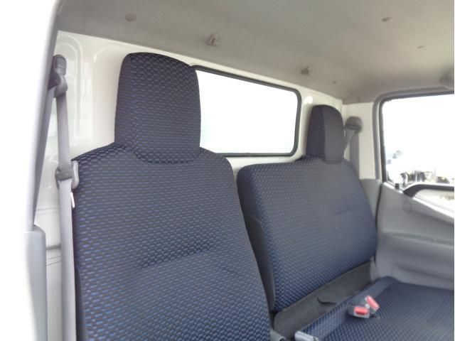 Hino DUTRO 2020-03 7864659-17