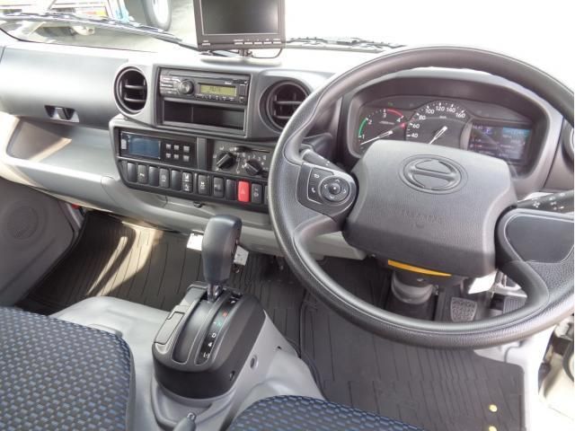 Hino DUTRO 2020-03 7864659-18