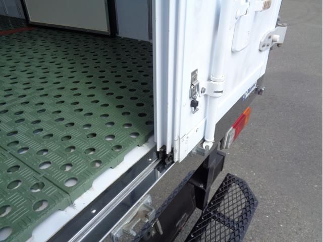 Hino DUTRO 2020-03 7864659-6