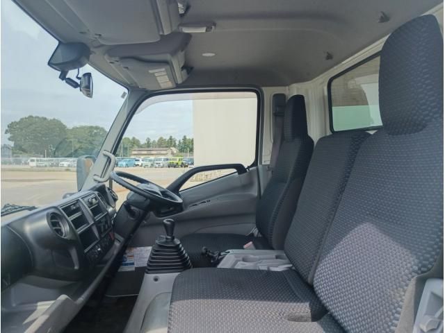Hino DUTRO 2023-09 7864655-23