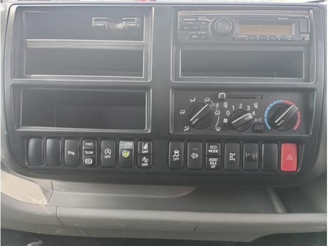 Hino DUTRO 2023-09 7864655-27