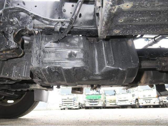 Hino DUTRO 2015-09 7864662-17