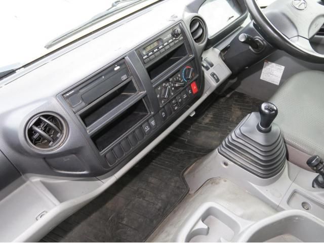Hino DUTRO 2015-09 7864662-24