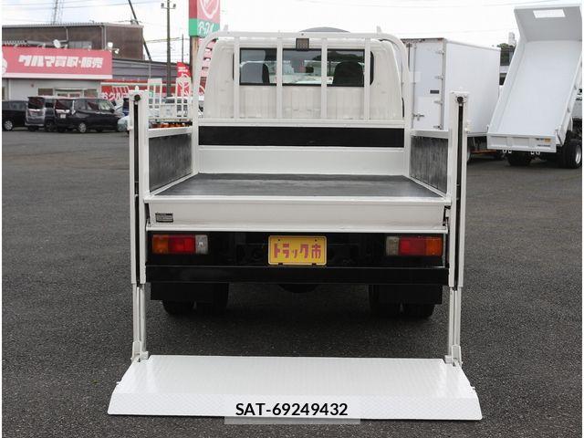 Hino DUTRO 2017-05 7876212-12
