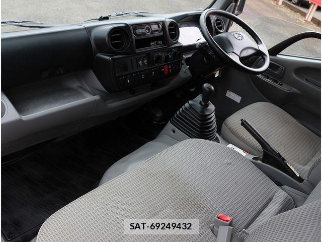 Hino DUTRO 2017-05 7876212-26