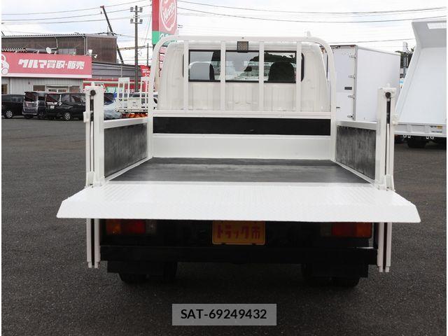 Hino DUTRO 2017-05 7876212-7