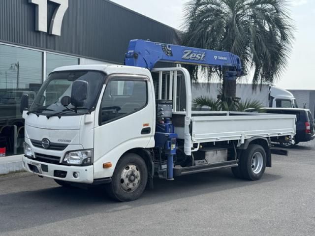 Hino DUTRO 2017-11 7864658-0