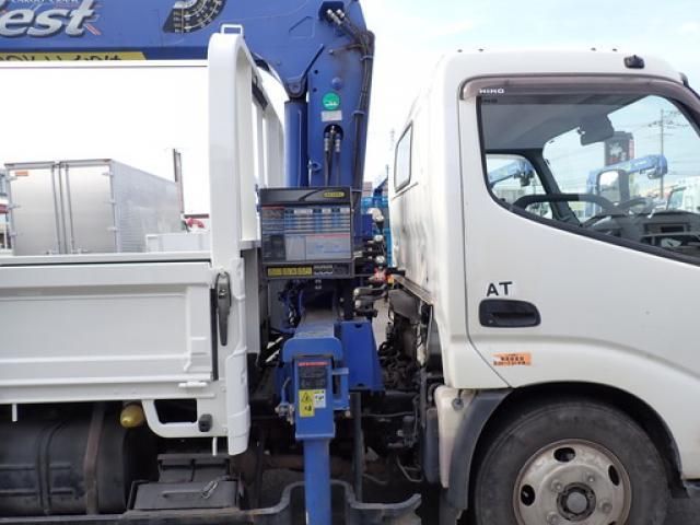 Hino DUTRO 2017-11 7864658-9