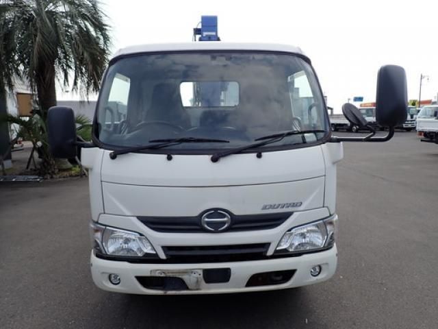Hino DUTRO 2017-11 7864658-1