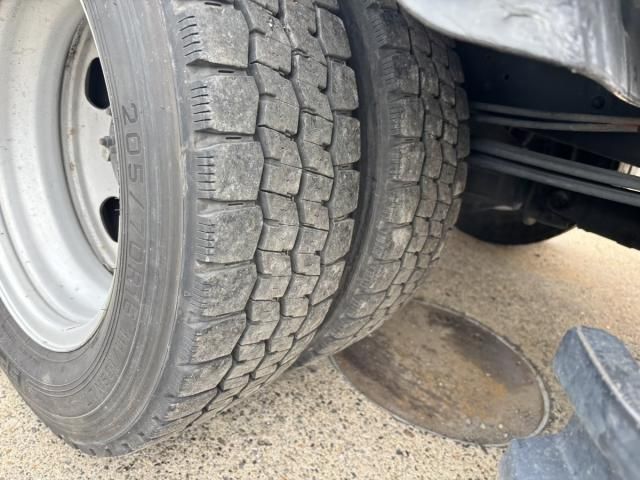 Hino DUTRO 2019-03 7864667-23